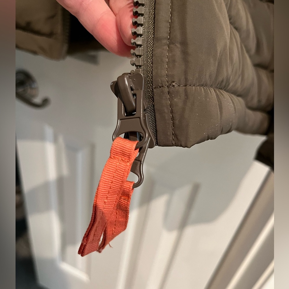 Universal Standard Women’s Puffer in Size 22-24 (Large in Universal Standard) - Picture 8 of 13